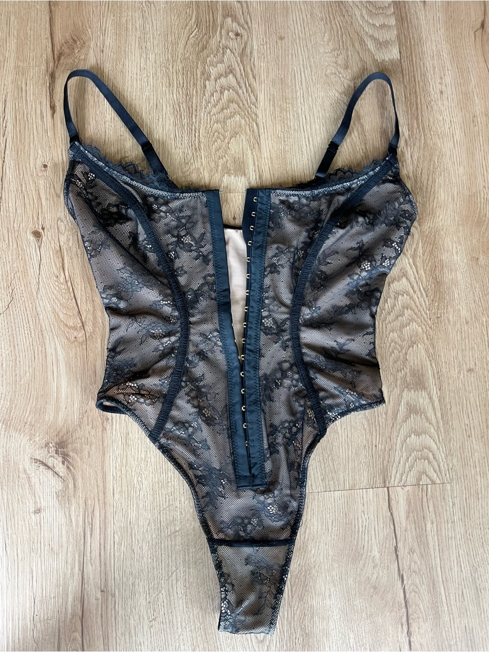 SHAPELLX Lace Glamour Shapewear Bodysuit Black Nude Size Small